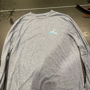 Grey long sleeve Vineyard Vines shirt in a size Medium